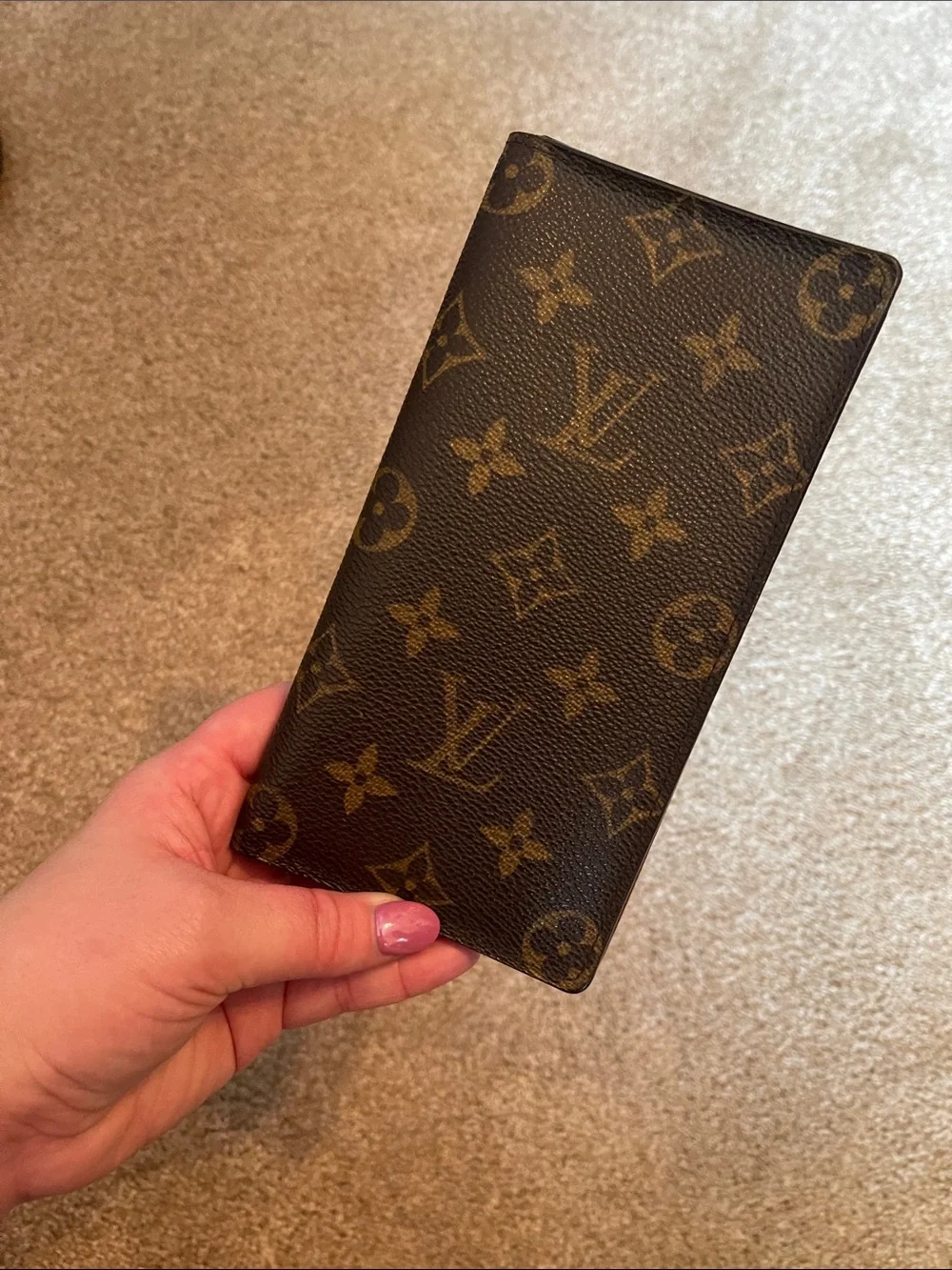 Louis Vuitton Brazza Wallet (unisex)